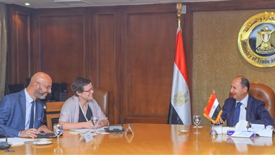 وزير التجارة والصناعة يستقبل ممثلي المفوضية الأوروبية