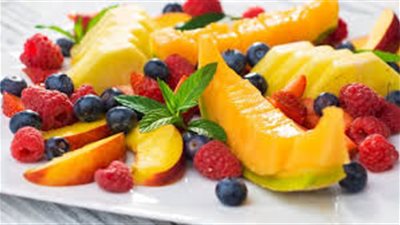 7 طرق لتقديم الفاكهة بشكل مميز وجديد (فيديو)
