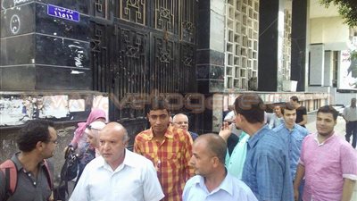 بالصور.. وقفة احتجاجية لطلاب الثانوية السودانية أمام «التعليم العالي»