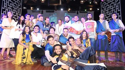 «دبا الفجيرة للمسرح» تكرم عرض «حدث في بلاد السعادة» (صور)