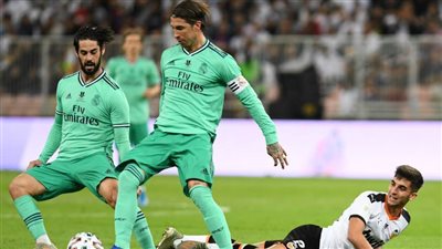 ريال مدريد يفوز على فالنسيا 1/3 ويتأهل لنهائي كأس السوبر الإسباني | صور