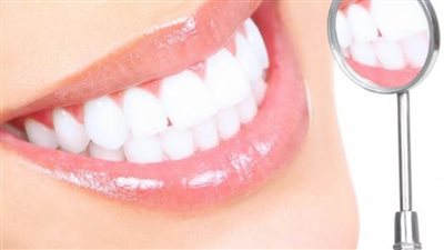 بمكونات بسيطة احصلى على أسنان بيضاء كالثلج