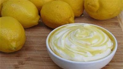 5 فوائد تدفعك لتناول الزبادي بالليمون