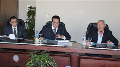 وزير التعليم العالي يترأس اجتماع مجلس أمناء مدينة زويل للعلوم والتكنولوجيا 