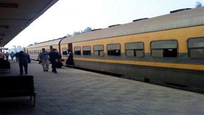 نائب رئيس هيئة السكك الحديدية يتفقد محطة سمالوط