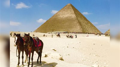 بالصور.. صحيفة فلبينية تروج للسياحة في مصر: اكتشفوا أسرارها