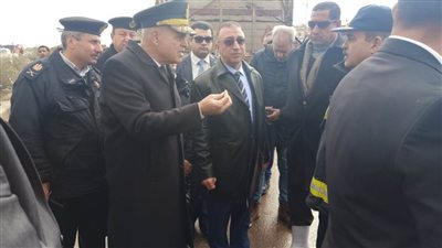المحافظ ومدير الأمن ينتقلون لموقع حادث طريق الإسكندرية الصحراوي| صور