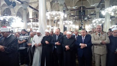 وزير الأوقاف يصل مسجد الحسين للاحتفال برأس السنة الهجرية