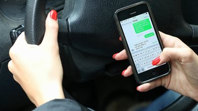 5 وظائف مهمة لهاتفك الذكي أثناء القيادة