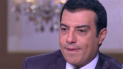 إيناس عز الدين: انتهاء إجراءات تصريح دفن والد إيهاب توفيق