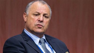 لماذا تسلم هاني أبو ريدة جائزة أفضل اتحاد في أفريقيا رغم استقالته؟