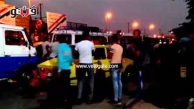 بالفيديو..مشاجرة بين سائقى الميكروباصات أمام جامعة حلوان