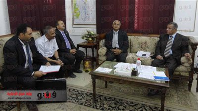 محافظ المنيا يلتقى وفد طائفة الأقباط الأدفنتست
