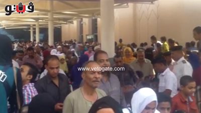 بالفيديو...الأهالي يستقبلون الحجاج بالزغاريد في مطار القاهرة