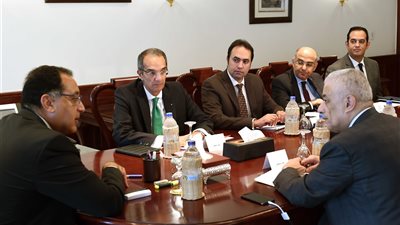 مدبولي يكلف بمتابعة تنفيذ خطة توفير احتياجات المدارس