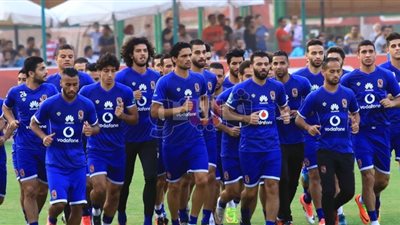 السفير المصري في تونس يحضر مران الأهلي