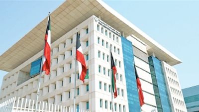 الكويت تنهي عقود 3140 عاملا أجنبيا