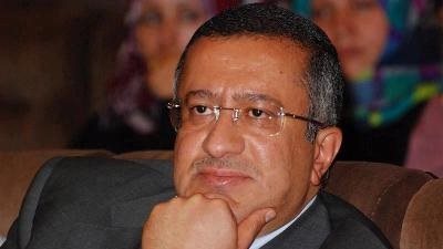 مسئول يمنى يشدد على أهمية إقرار اللامركزية