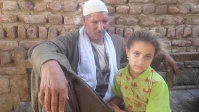 ابنة عم أطفال المنيا: شاهدت والدتهما تلقيهما في النيل (فيديو)