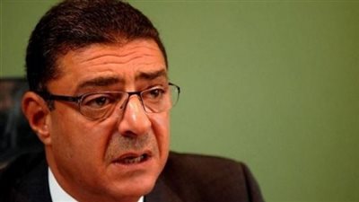 رئيس الأهلي حائر بين إقالة «مبروك» وانتظار «السوبر»