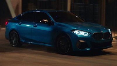 أول إعلان رسمي لسيارة بي إم دبليو 