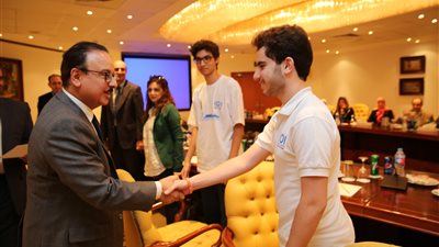 وزير الاتصالات يكرم الفائزين بالميدالية البرونزية في أوليمبياد المعلومات