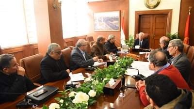 محافظ بورسعيد :خطة زمنية محددة للانتهاء من محطة رفع صرف صحى شارع البترول . . صور