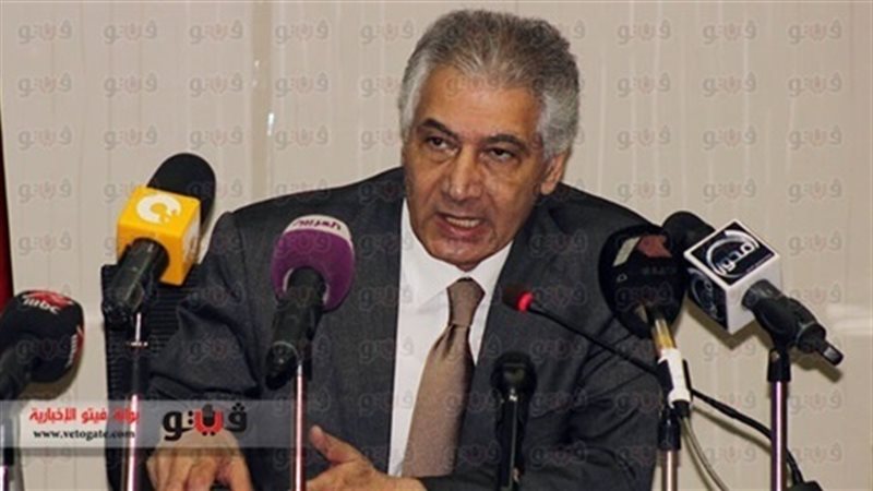  الدكتور أحمد جلال