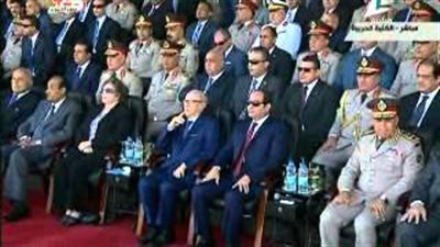 بالفيديو.. المشير طنطاوي وجيهان السادات يشهدان احتفالات أكتوبر