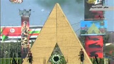 بالفيديو.. «السيسي والسبسي» يؤديان سلام الشهيد بالكلية الحربية