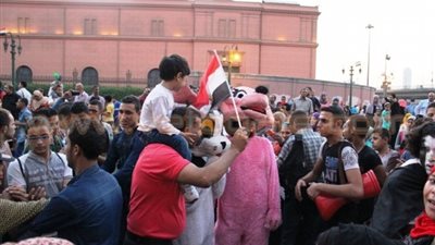 بالفيديو والصور..الأمن يعيد فتح ميدان التحرير للاحتفال بنصر أكتوبر