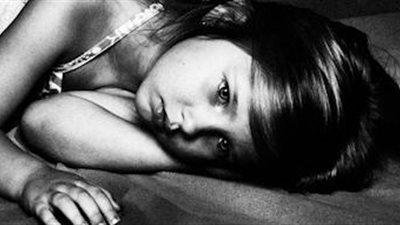 بالفيديو.. طفل يلقي أقوى قصيدة حب من تأليفه بعنوان 