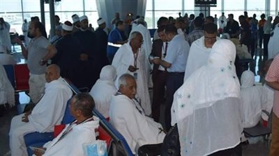 «مصر للطيران» تسيّر 12 رحلة لإعادة 2200 حاج إلى مطار القاهرة