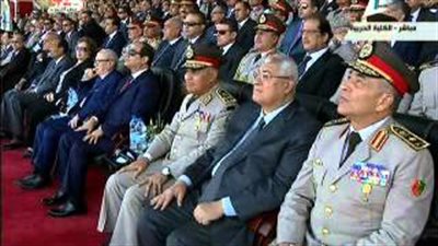 بالفيديو.. قوات المظلات تتألق في احتفالات ذكرى نصر أكتوبر