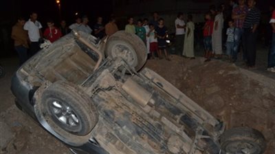 إصابة شخصين في انقلاب تاكسي بالوادي الجديد