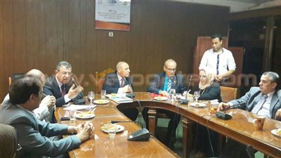 بالصور.. وفد التعليم العالي يدرس ملوحة المياه الجوفية بالشرقية