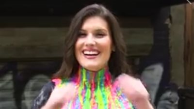 متجر أمريكي يقدم أغرب أزياء المهرجانات (فيديو)