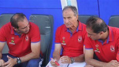 الأهلي يدرس قيادة الجهاز المعاون للفريق بمباراة السوبر