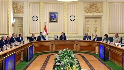 رئيس الحكومة يُكلف بتطوير منفذ السلوم البري.. وميكنة تصاريح الصيد