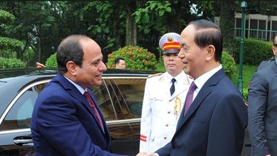 رئيس فيتنام يصل مطار القاهرة للقاء السيسي