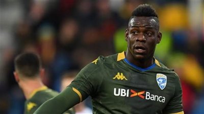 منع مشجع من حضور المباريات لمدة 5 سنوات بسبب العنصرية ضد بالوتيلي