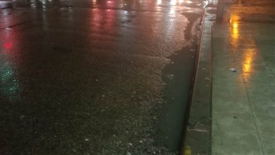 استمرار هطول الأمطار الغزيرة على الإسكندرية ليلا | صور