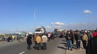 إعادة فتح الطريق الدولي بالبحيرة بعد تراجع أهالي غرقي مركب رشيد