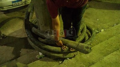 كابلات الكهرباء تهدد حياة أهالي الخصوص بالقليوبية (صور)