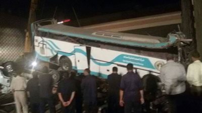 أسفر عن مصرع وإصابة 27 شخصا.. أسماء قتلى ومصابي حادث تصادم أتوبيس بسيارة نقل في بني سويف | صور