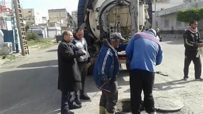 حي المناخ في بورسعيد يبدأ في ملس وتطهير كافة خطوط الصرف الصحي