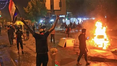 بعد الدعوة لمليونية اليوم.. اشتباكات بين المتظاهرين وقوات الأمن وسط كربلاء ووقوع إصابات