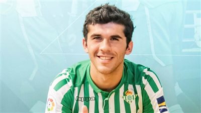 لاعب برشلونة يغلق حسابه على تويتر بسبب الإهانات