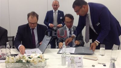 بالصور .. الجامعة الألمانية توقع اتفاقية تعاون مع شركة «DMG»