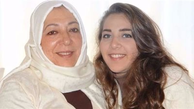 اغتيال معارضة سورية وابنتها في إسطنبول